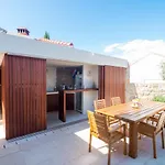 Modern Luxury Villa With Swimming Pool - Bayside View
