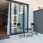 Studio Apartment Bee One