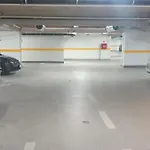 Golden Studio - Private Parking