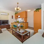 Maru Apartment
