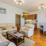 Three-Bedroom Apartment Bosanka With Sea View 08