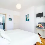 Jele Rooms