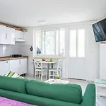 Apartment Laneta