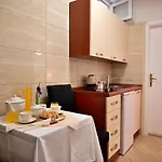Studio Apartment Snjezana
