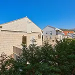 The Monroe - Stylish 2 Bd Apartment In Villa Orsan