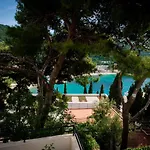 Lovely 1 Bedroom Apt Near Beach With Private Parking
