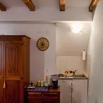 Moskar Apartment With Balcony In Heart Of Dubrovnik Old Town