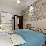 Apartment Talir