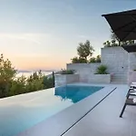 Frida\'S Villa