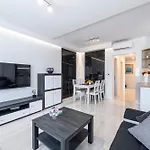Apartment Annie