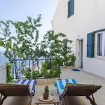 Ploce Apartments- Two-Bedroom Apartment With Terrace And Sea View - Frana Cale 24 Street