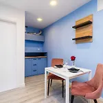 Apartments Tayra - Modern Studio Apartment With Balcony Br2