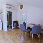 Apartment Niki - One-Bedroom Apartment With Balcony A2 1