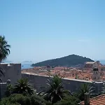 Apartment Sunshine - Two Bedroom Apartment With Sea View