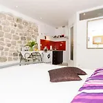Apartment Lee Loo - Studio Apartment