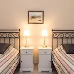 Apartments Gaura - One-Bedroom Apartment With Terrace