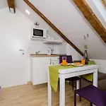 Lavender Garden Apartments - Comfort Studio Apartment With Side Sea View Second Floor - Apt 5