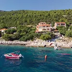 Awesome Apartment In Dubrovnik With Jacuzzi