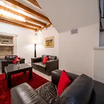 Celenga Apartments With Free Offsite Parking