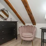 Zuzori Apartments