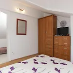 Lana Old Town Center Apartment