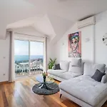 Apartments Isabora - Comfort Three-Bedroom Apartment With Balcony And Sea View Second Floor