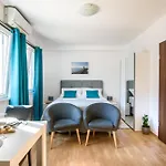 California Apartments 1