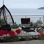 Indy\'S Beach Apartments
