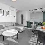 Mokos Modern Suite