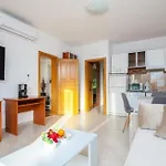 Apartment Azzurro 2 By Villas Guide