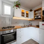 Apartment One , Sea View , Free Parking
