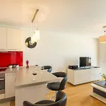 Apartment With Private Parking And Sea View