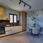 La Dolce Villa 1