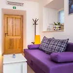 Nila\'S Place