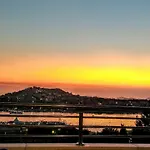 Beautiful 2 Bedroom 2 Bathroom Sea View