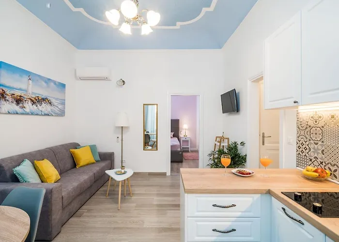 Old Town Top Spot Apartments