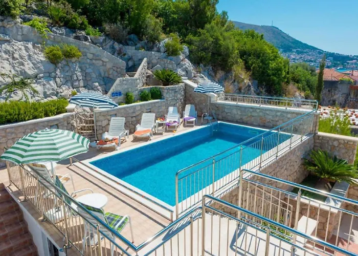 Villa Borna Apartments