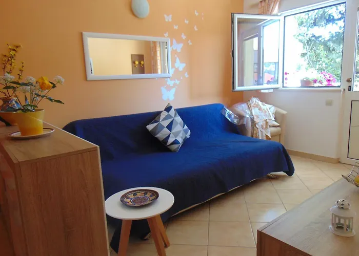 Apartments Elelu - One-Bedroom Apartment With Terrace