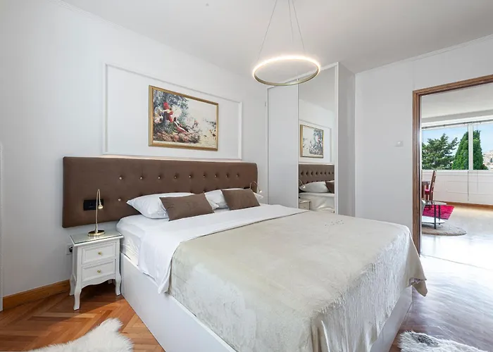 Apartment One , Sea View , Free Parking