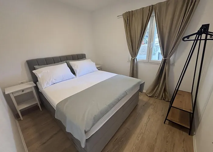 Indy\'S Beach Apartments