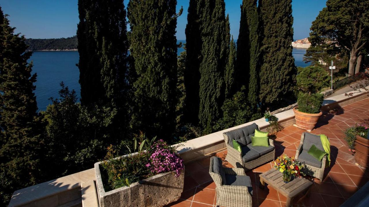 Villa Luxury Beachfront Palace With Private Pool And Jacuzzi By The In