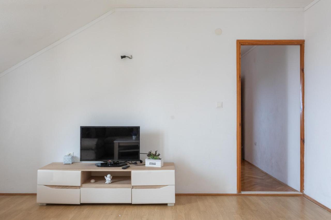 Panorama Apartment *