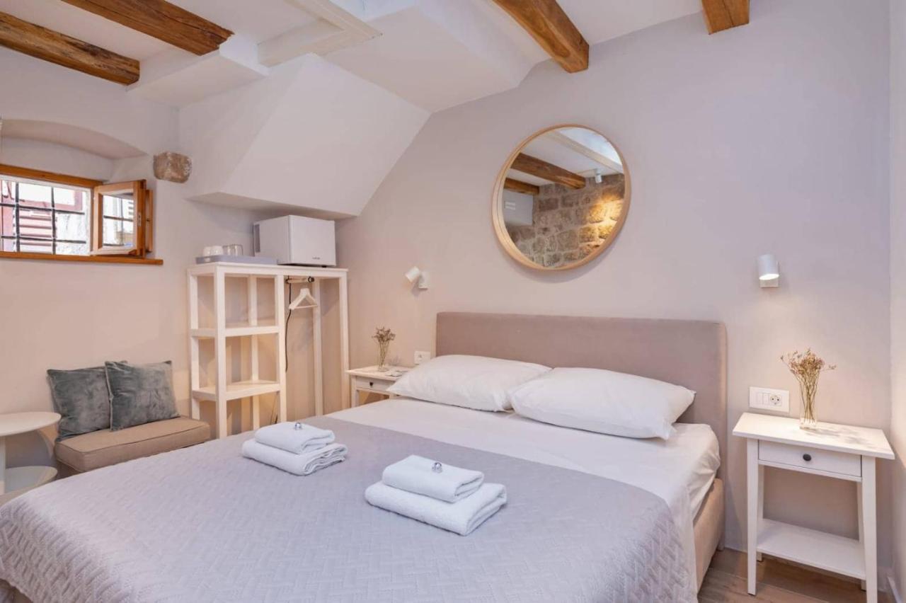 Live Laugh Luxury Guest house *