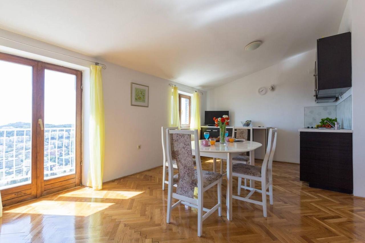 Orange Garden Apartment