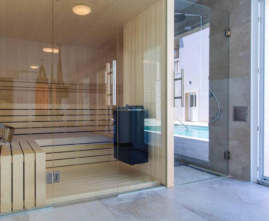Villa Spacious With Private Pool In