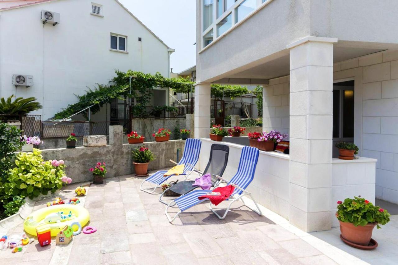 Elegant In With 40 M² Terrace