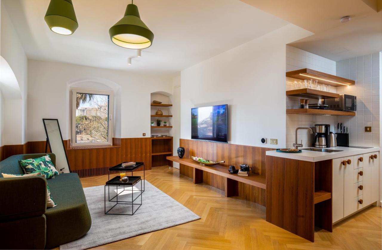 Deluxe Socialist Chic Flavor Apartment Dubrovnik