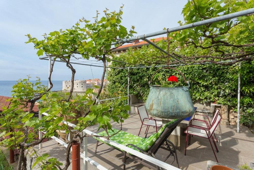Kalas Guest house