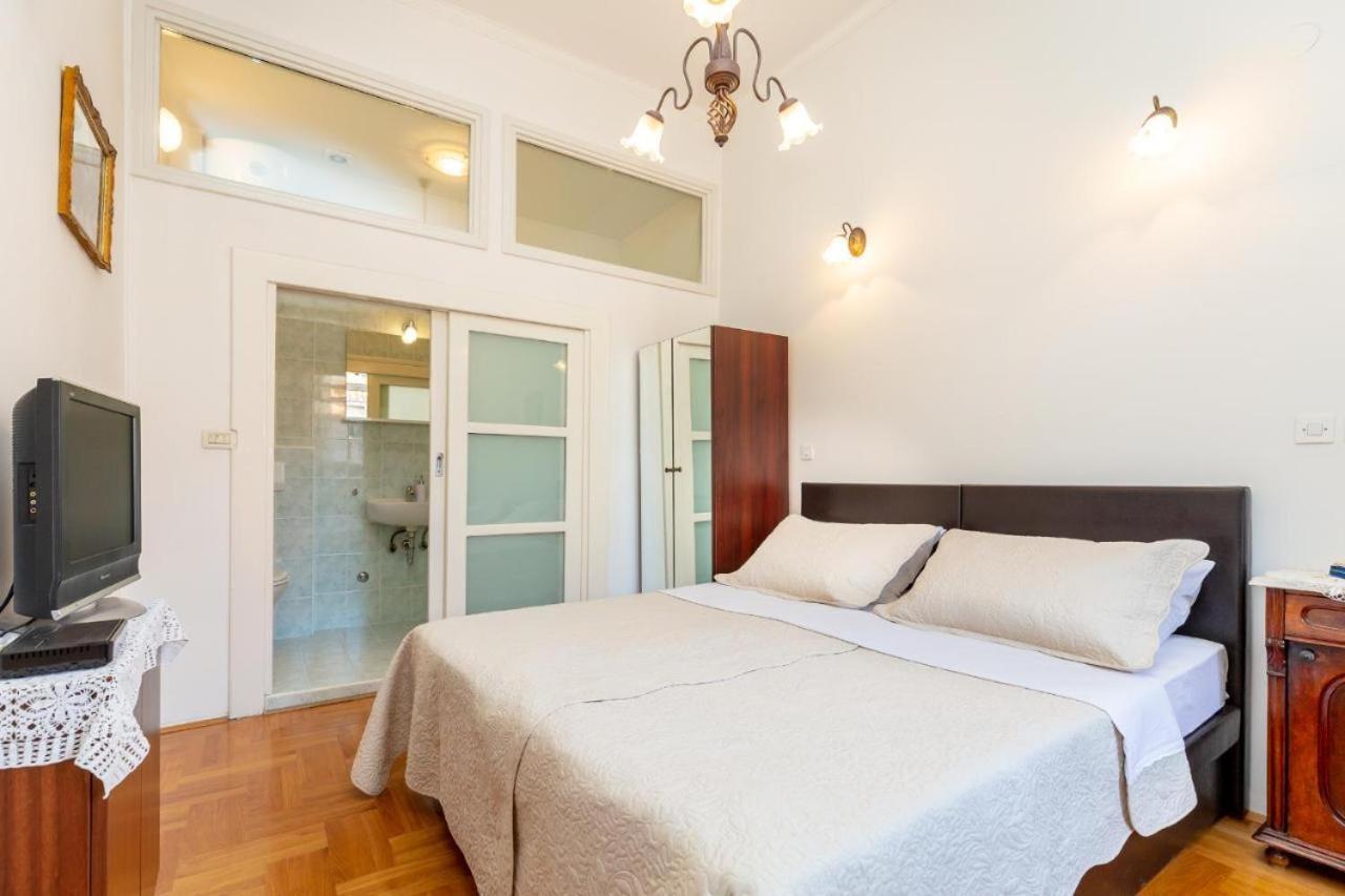 Apartment Placa