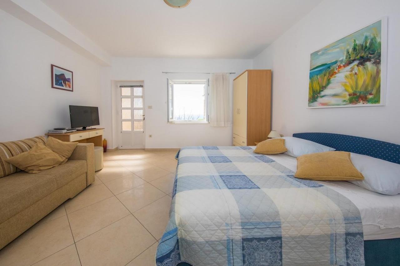 Apartamento Lacroma *